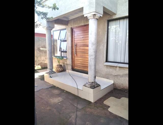 2 BEDROOM HOUSE FOR SALE IN THULANI
